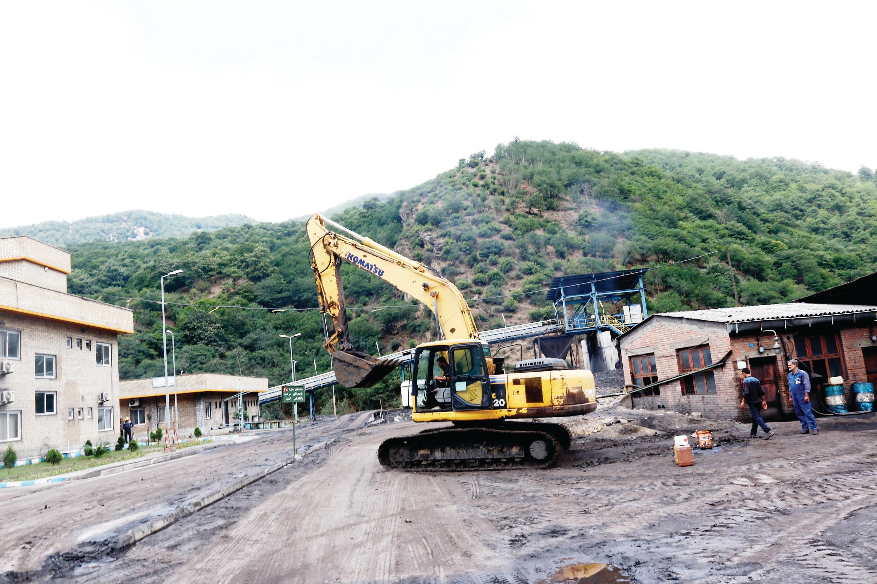 فرماندار سوادکوه از فعالیت های بی رویه واحدهای معدنی در منطقه خطیر کوه انتقاد کرد