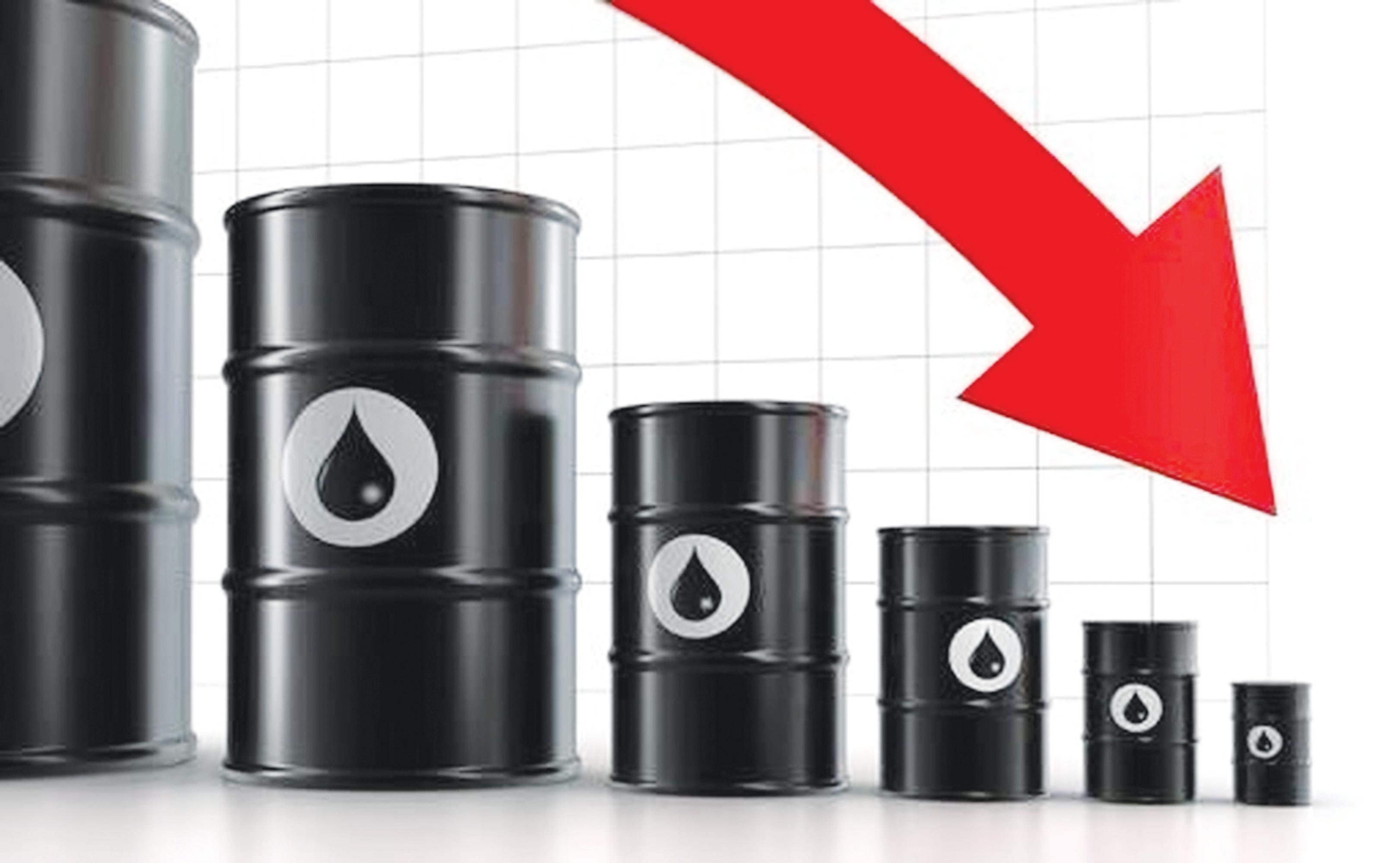 قیمت نفت چرا کاهش یافت؟