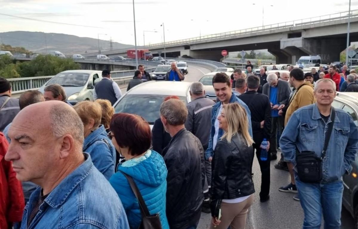 کارگران معدن بلغارستانی جاده‌ها را در اعتراض به طرح دولت مسدود کردند